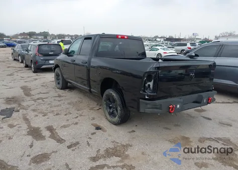 2021 Ram 1500 Classic Tradesman 4X2 6'4 Box z USA, uszkodzony, nr VIN 1C6RR6FG7MS563486
